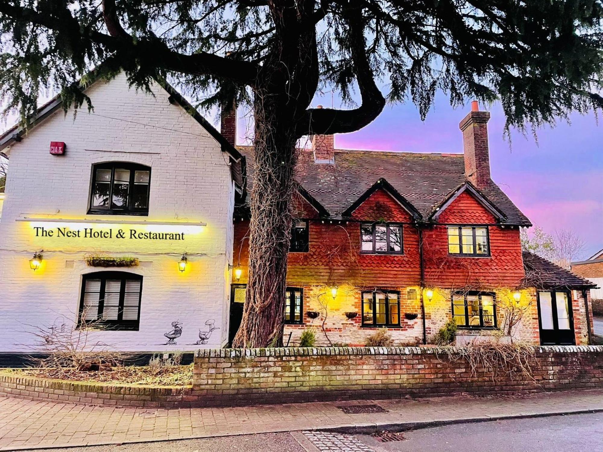 The Nest Hotel & Restaurant Petersfield Exterior foto
